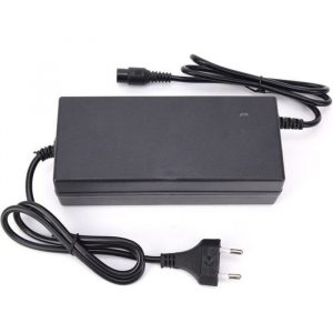 Fdit Chargeur de scooter Chargeur de batterie universel portable en plastique 60V 12AH pour vélo de scooter électrique DC67.2V 2A